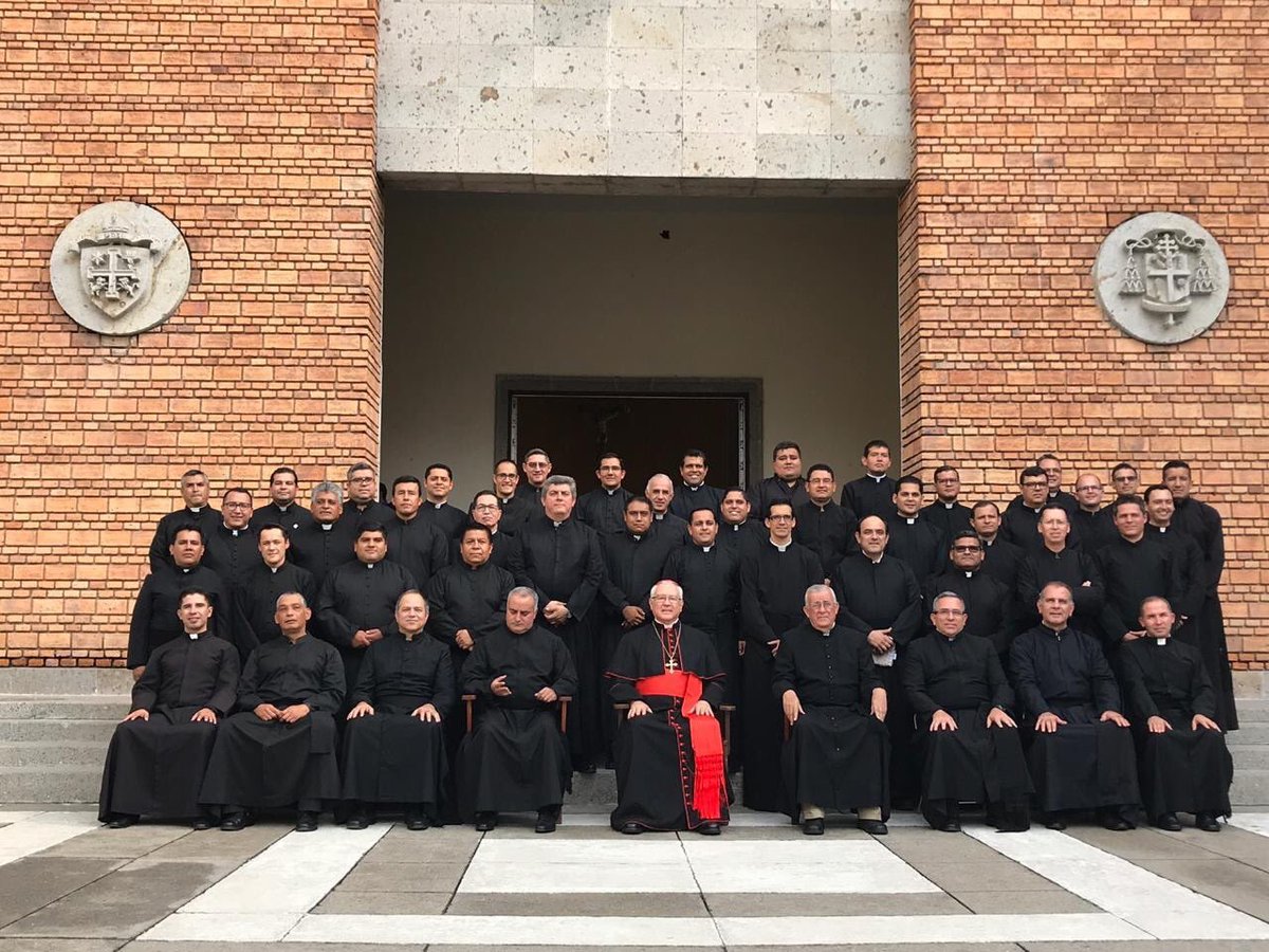 Semguad's tweet photo. Este será el grupo de Sacerdotes que acompañarán a los Seminaristas en este curso 2019-2020.
Oremos por todos ellos.
#SeminarioDiocesanoDeGuadalajara
#ATiTeDigoVenYSígueme https://t.co/cEnIvTaaPb