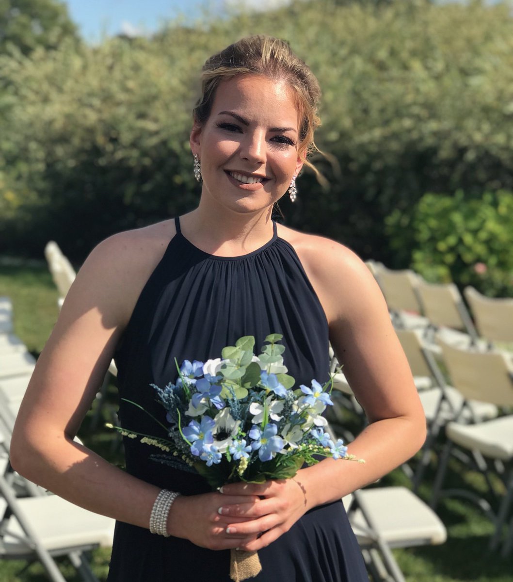 fruitdarlin's tweet photo. I was a pretty good catch as a bridesmaid the other night... too bad there was no bachelors! #PrettyWoman #bridesmaid #single https://t.co/rvMusHpl2V