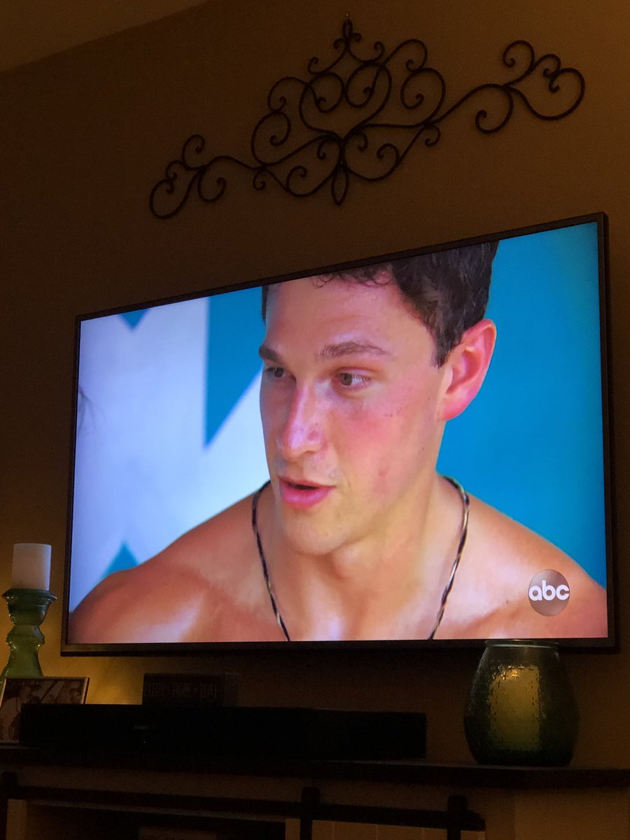KirstenTrossen's tweet photo. When I hear Connor talk all I can think about is crush from finding nemo #duuuude #bachelorinpadadise https://t.co/ia1Puwzy0C