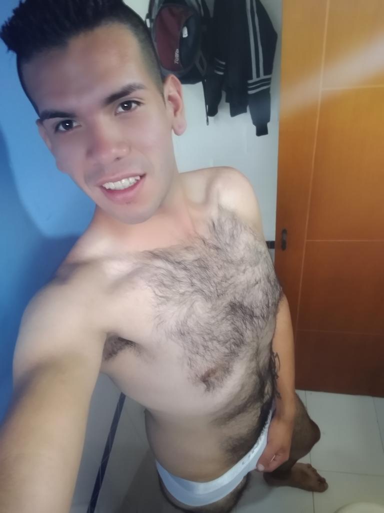69Act100's tweet photo. Algo hot para mis seguidores la próxima es en cuero https://t.co/tzlkens7ZF