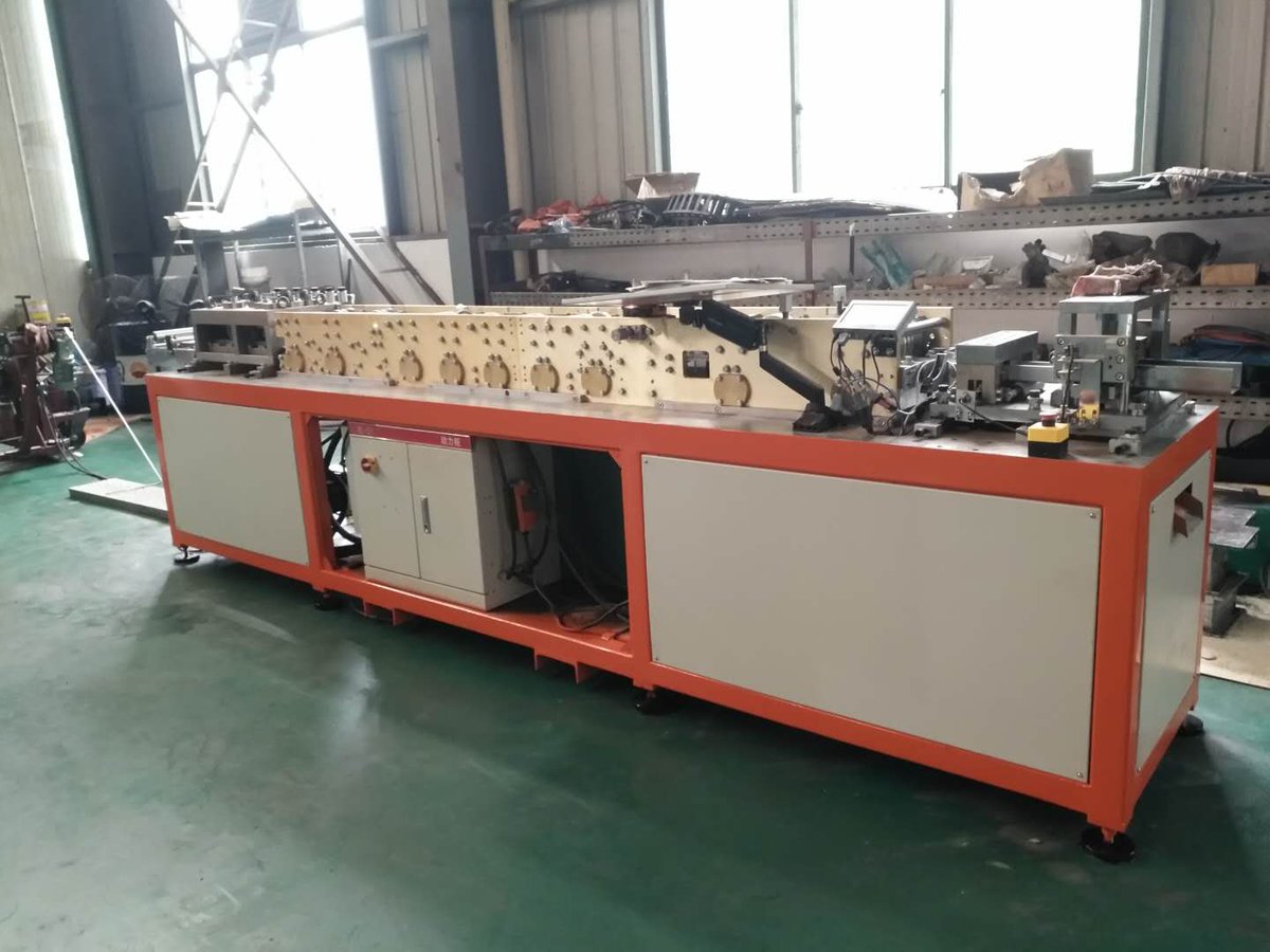 Lindarollformer's tweet image. Full Automatic Light Steel Prefabricated Villa House Frame CAD Machine
Click here for more information: dwz.cn/USMVPj85
Email: bosj07@bosj.com.cn💞
#steel #modular #lightweightsteel #steelframe #lightgaugesteel #prefabricated 
Email: bosj07@bosj.com.cn💞