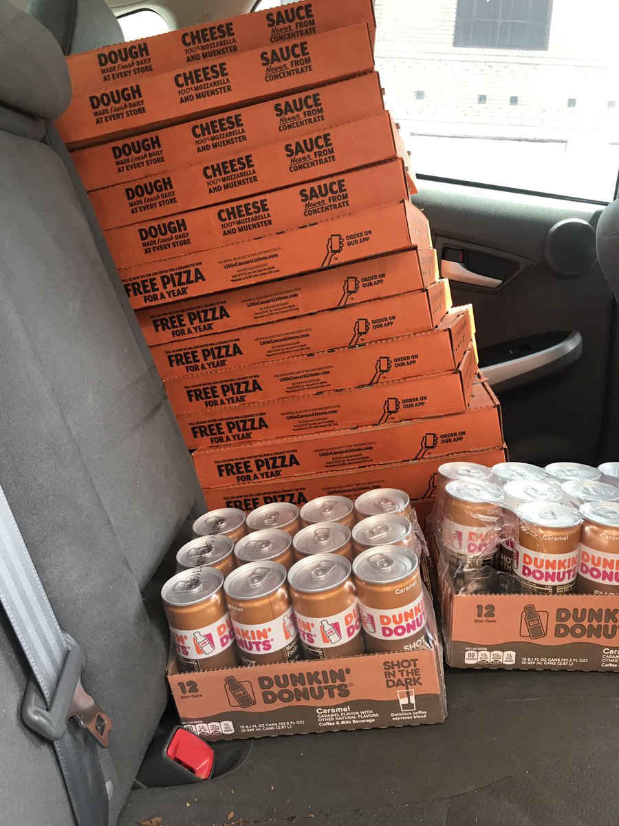 ForagedNature's tweet photo. My first time coming out with the #LOVmovement to provide food for those on skid row. We weren’t able to come out on Sunday but best believe we came out today. Every week I’ll be donating a portion of my sales + 100% of anything that is sold from the thread below. https://t.co/DHSw4CUKYz