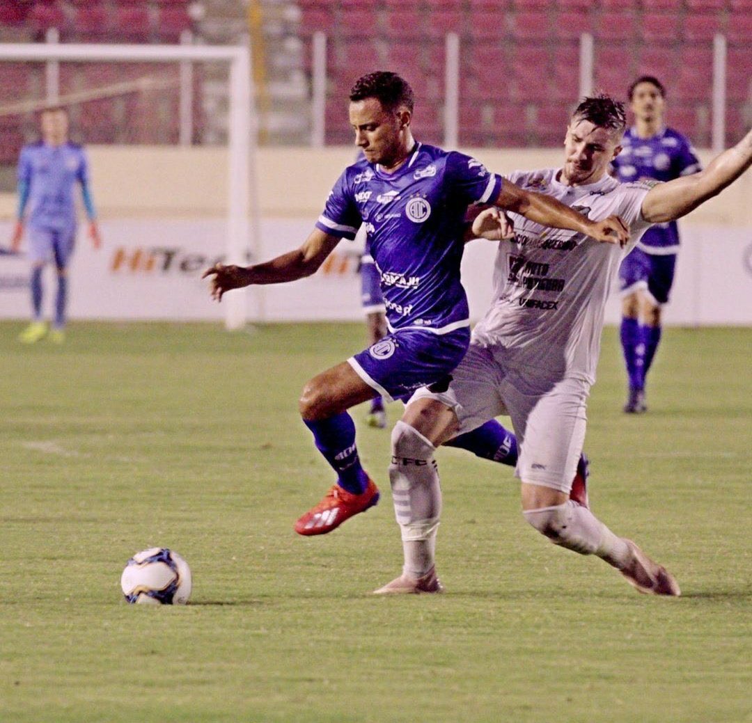 EspacoGlorioso's tweet photo. BOBEOU, GORNEOU!

Autor do gol do acesso do Confiança a série B do campeonato brasileiro, o jovem atacante Renan Gorne tem seu contrato com o Botafogo até o final do ano.  Com 4 gols em 19 jogos pela equipe sergipana, o jogador não deve voltar ao Glorioso em 2020. https://t.co/lZT5rVshpl