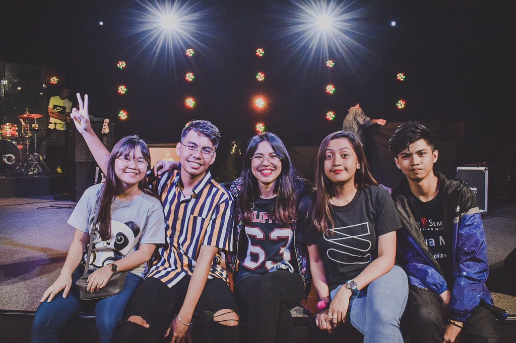 ShengXXV's tweet photo. Through thick & thin, thank You Lord for this team! ☺️☝️🚀✨💚
#MultimediaTeam https://t.co/cVhLgTTNvS