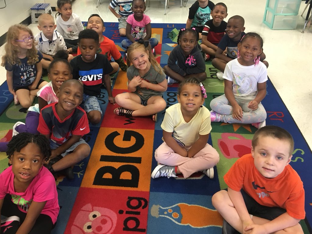 GilmerK5's tweet photo. My sweet Kindergartners are ready for their 4th week in kindergarten! ❤️ #classroomfamily https://t.co/sVYThOx5iX