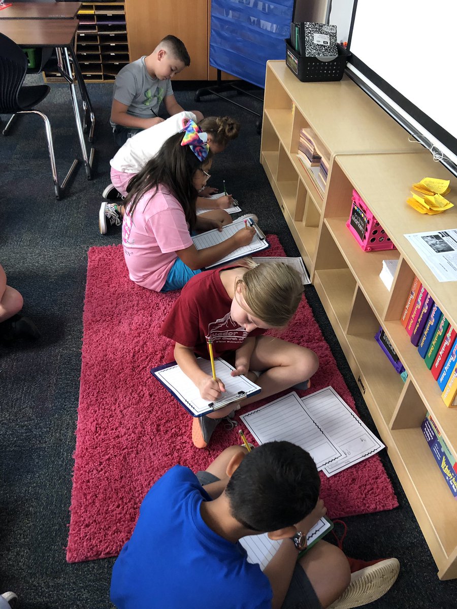 MsFinstad's tweet photo. We are loving Writer’s Workshop! #bestatYES @DISDYoung https://t.co/XjcdcdYXQH