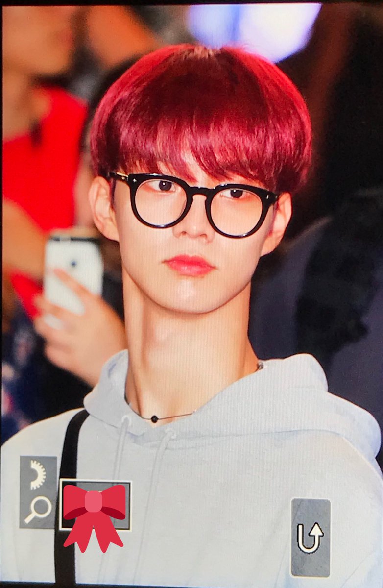 _PINK_RIBBON__'s tweet photo. 190910 GMP 출국
조심히 가♥️♥️
#지창민 #큐 #Q #THEBOYZ #더보이즈 @WE_THE_BOYZ https://t.co/3GL1MZpAtI