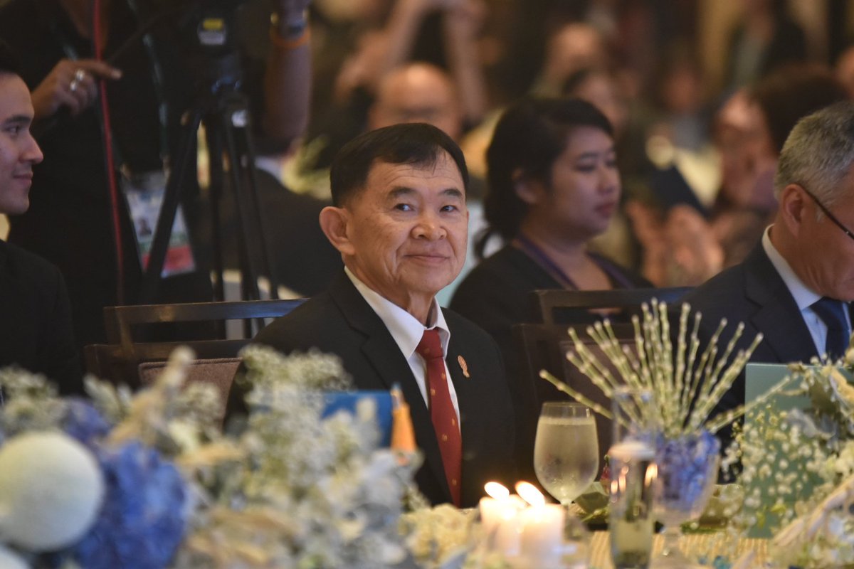 WeerasakWang's tweet photo. ร่วมงานเลี้ยงรับรอง รัฐมนตรีเศรษฐกิจ​อาเซียนและคู่เจรจา (AEM WELCOME DINNER) ที่   โรงแรมแชงกรีล่าครับ https://t.co/DZLmOFUWJG