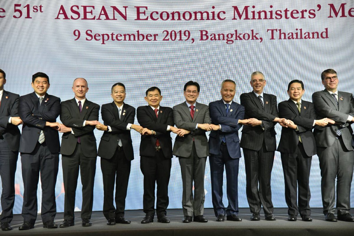 WeerasakWang's tweet photo. ร่วมงานเลี้ยงรับรอง รัฐมนตรีเศรษฐกิจ​อาเซียนและคู่เจรจา (AEM WELCOME DINNER) ที่   โรงแรมแชงกรีล่าครับ https://t.co/DZLmOFUWJG