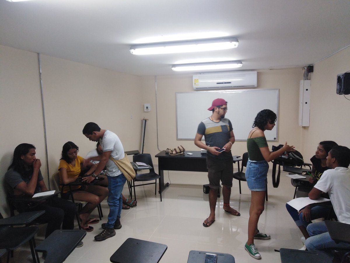 Oraloteca's tweet photo. Taller de comunicaciones entre el Grupo de Investigación Oraloteca del @Antrop_unimag y el Cabildo Indígena de Taganga. https://t.co/jOS5hvsBA0