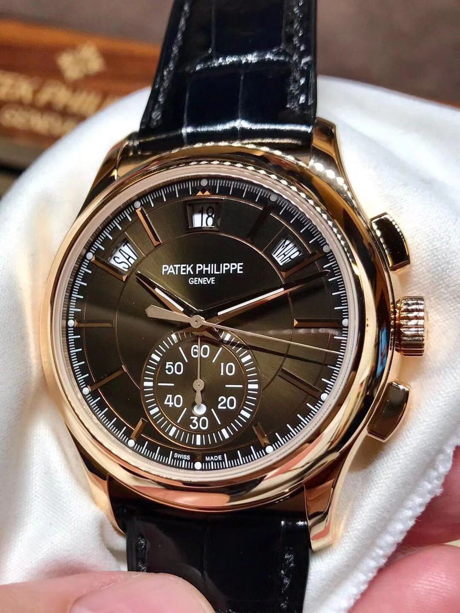 VuLuxury_Com's tweet photo. Baselworld 2019
Mầu Chocolate mới nhất của Patek
👉 Patek Philippe  Chronograph Annual Calendar 5905R 42mm 
✔️ Có hàng sẵn 
    ✔️ Giá bán : Call 
#Cao_Vũ
#Vu_Luxury_Com https://t.co/IYcgekgaCJ