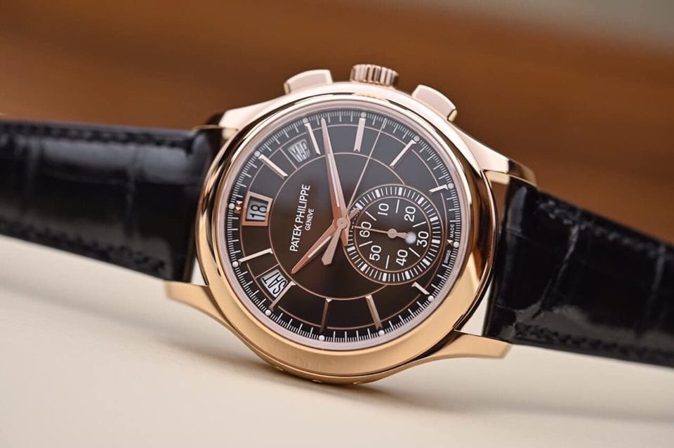 VuLuxury_Com's tweet photo. Baselworld 2019
Mầu Chocolate mới nhất của Patek
👉 Patek Philippe  Chronograph Annual Calendar 5905R 42mm 
✔️ Có hàng sẵn 
    ✔️ Giá bán : Call 
#Cao_Vũ
#Vu_Luxury_Com https://t.co/IYcgekgaCJ