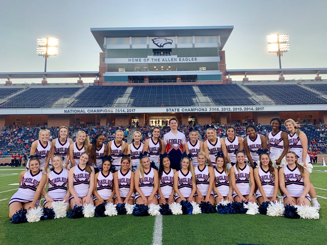 AllenEagleCheer's tweet photo. Community pep rally! Happy homecoming! ❤️🦅📣 https://t.co/2rZZz8JSlc