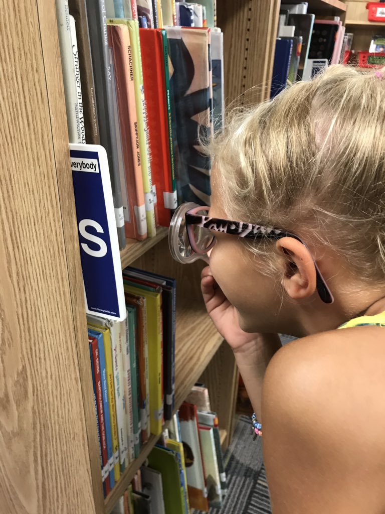VV’s 2nd graders are investigating call numbers and how they can find books in our library.  #librarydetectives #magnifyingglassesmakeitmorefun #viewthespecials #enjoytheview #viewourstory <a href="/VV_Voyagers/">VV Voyagers</a>