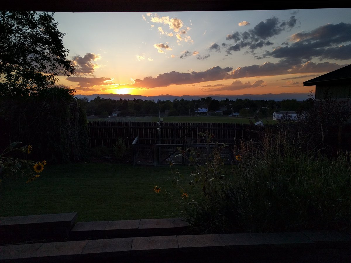 SergioToday's tweet photo. Gotta love #Colorado. Just thankful. #sunset #blessed https://t.co/ETfoDiq3hz