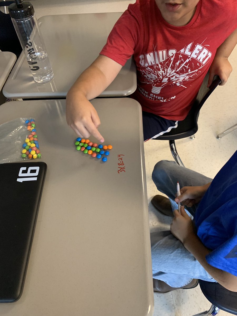 BrennaWolfram's tweet photo. Explored finding factors today by building arrays and using skittles as our manipulatives! 🍬 https://t.co/F2YpqYh4x3