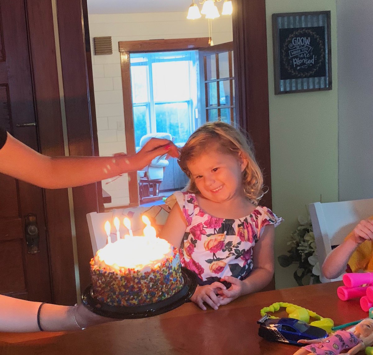 mollyyyyym's tweet photo. She had the best day! 💕💕💕🥳 #mybabyisTHREE https://t.co/Mt3zvzpwUQ