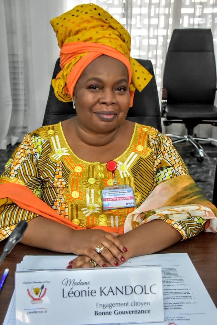 Presidence_RDC's tweet photo. « Vous êtes un vivier de développement d’idées. Et je suis heureux de vous revoir et de voir de nouveaux visages dans le groupe! » a dit le Chef de l’État dans son mot de bienvenue. La très Distinguée Première Dame a surpris les femmes du groupe en se joignant aux échanges. https://t.co/hf0wRxNiLp