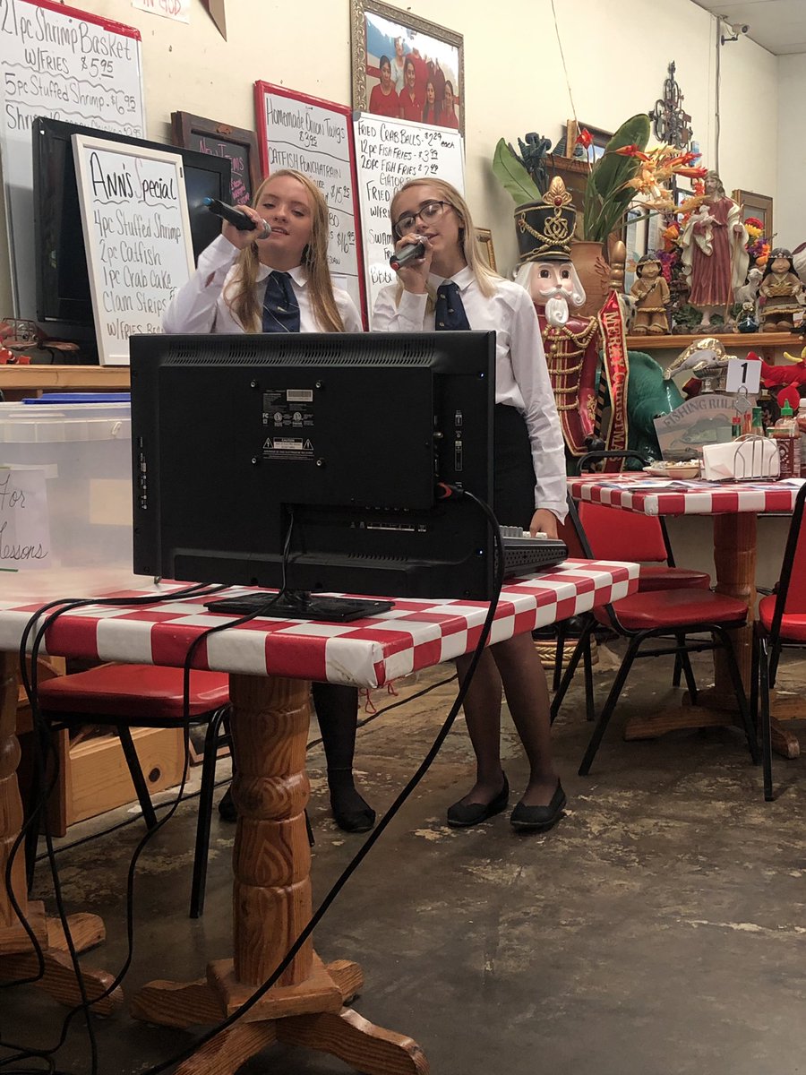 KaleyWilder's tweet photo. What better way to spend a Monday night than with a great group of future leaders! Everyone had a blast at the Rice Belt district leadership camp! Even stumbled upon karaoke night at dinner! #ECFFA https://t.co/7gAQ1gjQRm