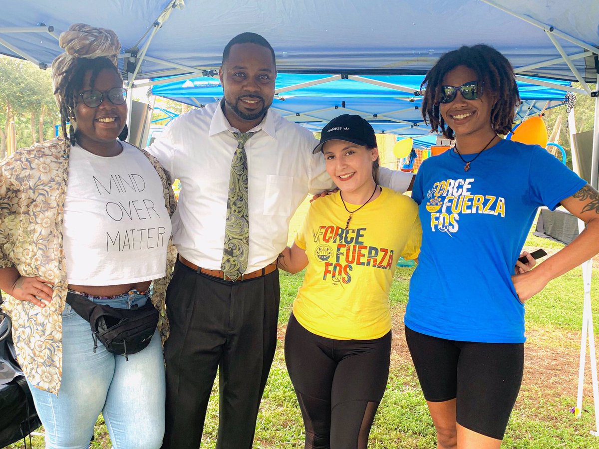 tomaskenn's tweet photo. In 20 days the @FLImmigrant team has:

✅Registered over 3,000 voters

✅Knocked on 11,000 doors to increase voter and census participation

✅Made over 12,000 calls for voter participation and issue based research

And we are just getting started in building power for 2020 🔥 https://t.co/uO8NaJw3EC
