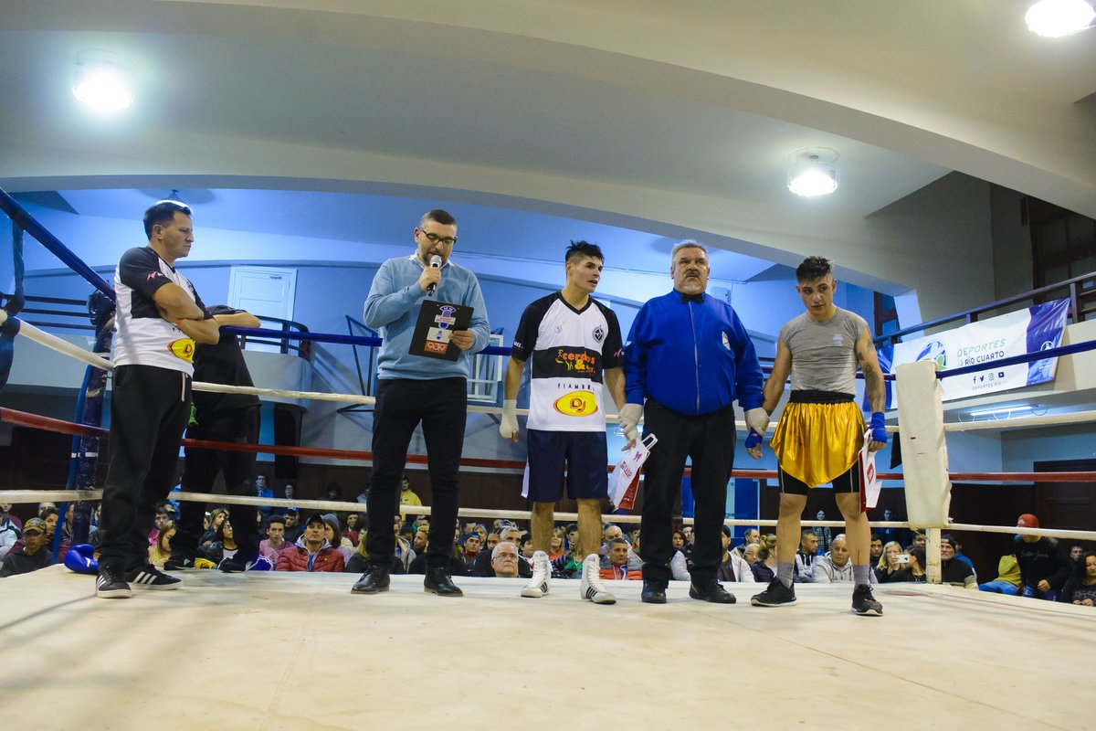 MarioAlvarezOk's tweet photo. Estuvimos acompañando al Boxeo de Río IV en una nueva fecha del Programa Municipal KO11.
Felicitamos a todos, escuelas, profesores, árbitros, boxeadores, promotores por la entrega y dedicación.
Este es un Programa que proponemos profundizar y mejorar #BoxeoSocial https://t.co/K4pwYccb31