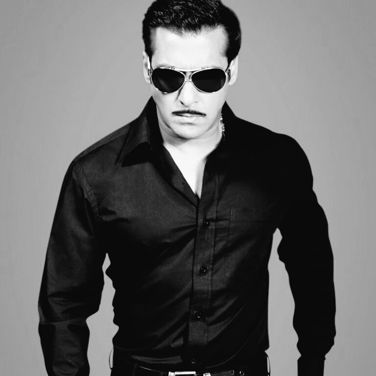 radioorangefm's tweet photo. #OrangeUpdates
Get ready for The Homecoming of Iconic #ChulbulPandey , the trendsetter of cop films in Bollywood
#AwaitingDabangg3FirstLook https://t.co/jZX9o6M000
