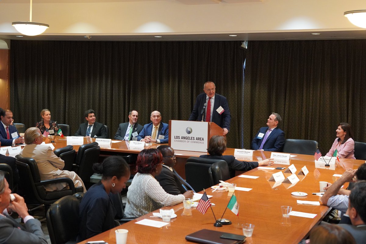 LAAreaChamber's tweet image. .@JesusSeade joined @LAChamberMaria, @XBorderAmb and Chamber members and partners for an exclusive briefing on the #USMCA and our trade relationship with Mexico. @SRE_mx #GlobalTrade