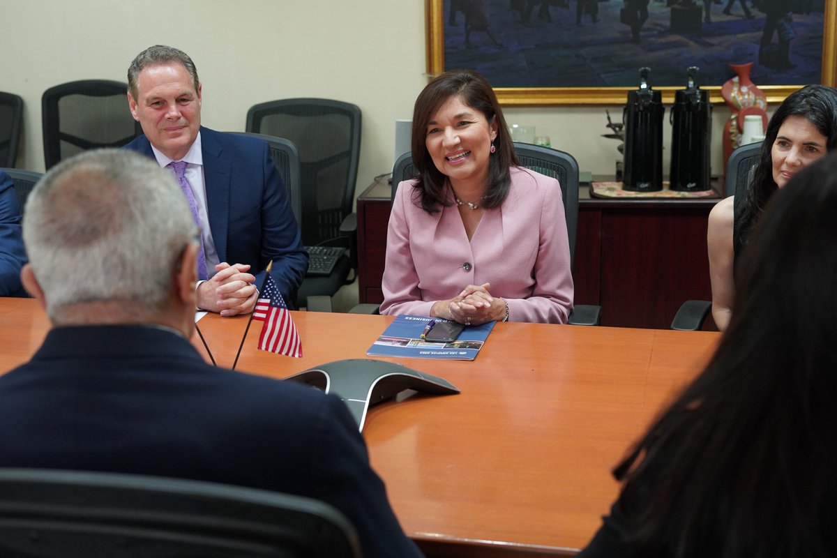 LAAreaChamber's tweet image. .@JesusSeade joined @LAChamberMaria, @XBorderAmb and Chamber members and partners for an exclusive briefing on the #USMCA and our trade relationship with Mexico. @SRE_mx #GlobalTrade