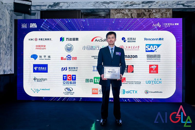 sutdsg's tweet photo. Congratulations to Associate Professor Cheung Ngai-Man! 

His project, KroniKare, was one of 30 projects shortlisted from an initial 700 for the Super AI Leader Award, and uses an AI-driven system to assess and manage chronic wounds. https://t.co/VXtBdIYxxK 

#AI https://t.co/gUZDQZ8QMv