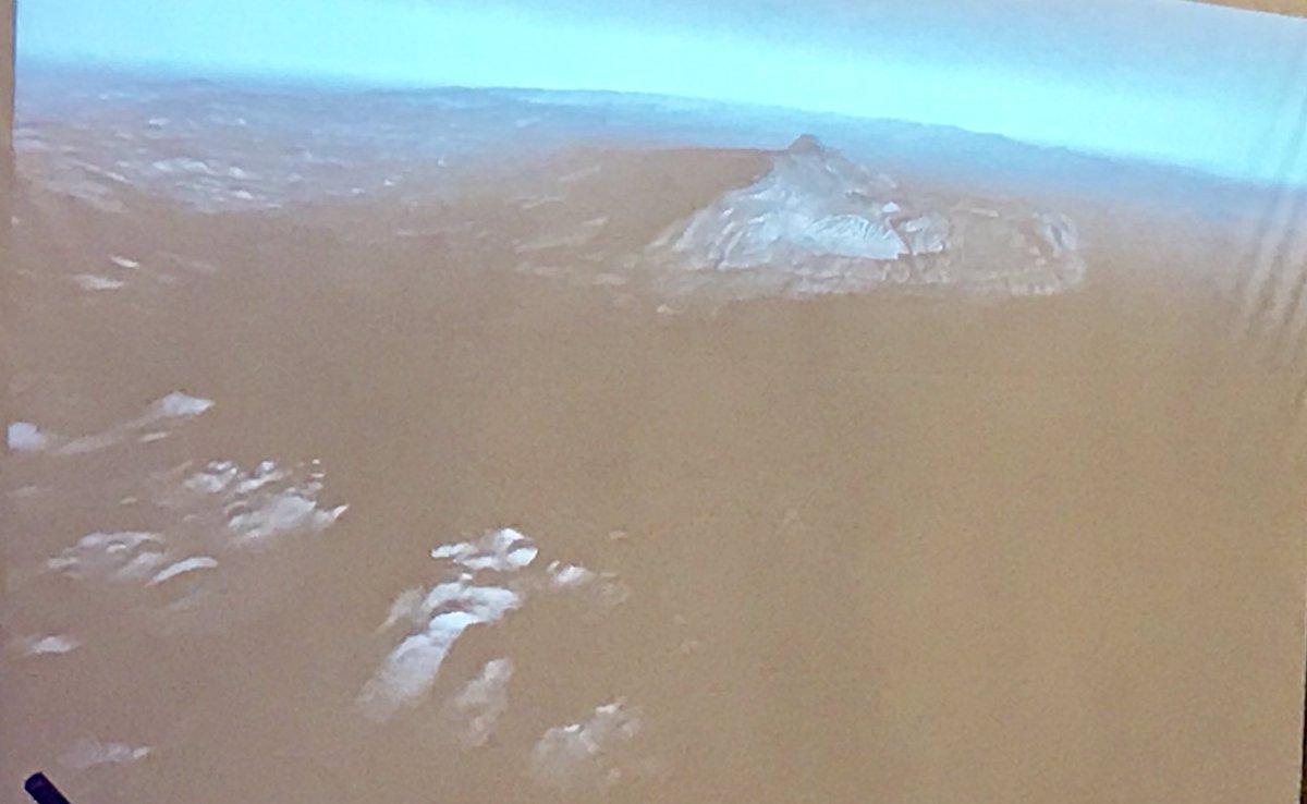 TresiaEaves's tweet photo. Pretty sure this was about the coolest #simdfw meeting everrrr! And we were able to share with all the great #givers who provide the funding for our winning #philanthropy! #curiosity #collaboration #thetraitandthemarsrover #teamswin #treasurecuriosity #NASAChiefEngineer https://t.co/X7pggB0qqx
