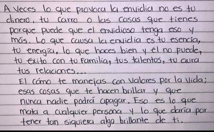 AlejandraT0217's tweet photo. Un guante blanco.... 😊 https://t.co/C82BJJE9UU