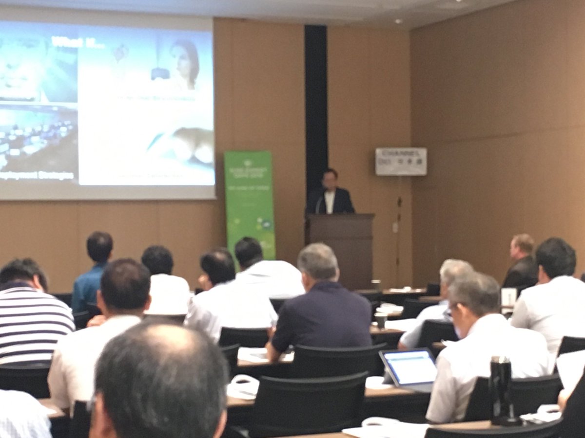 SUSEJapan's tweet photo. APJ VP アンディのプレゼンです

#suse #expertdays https://t.co/eJv4CTGboF
