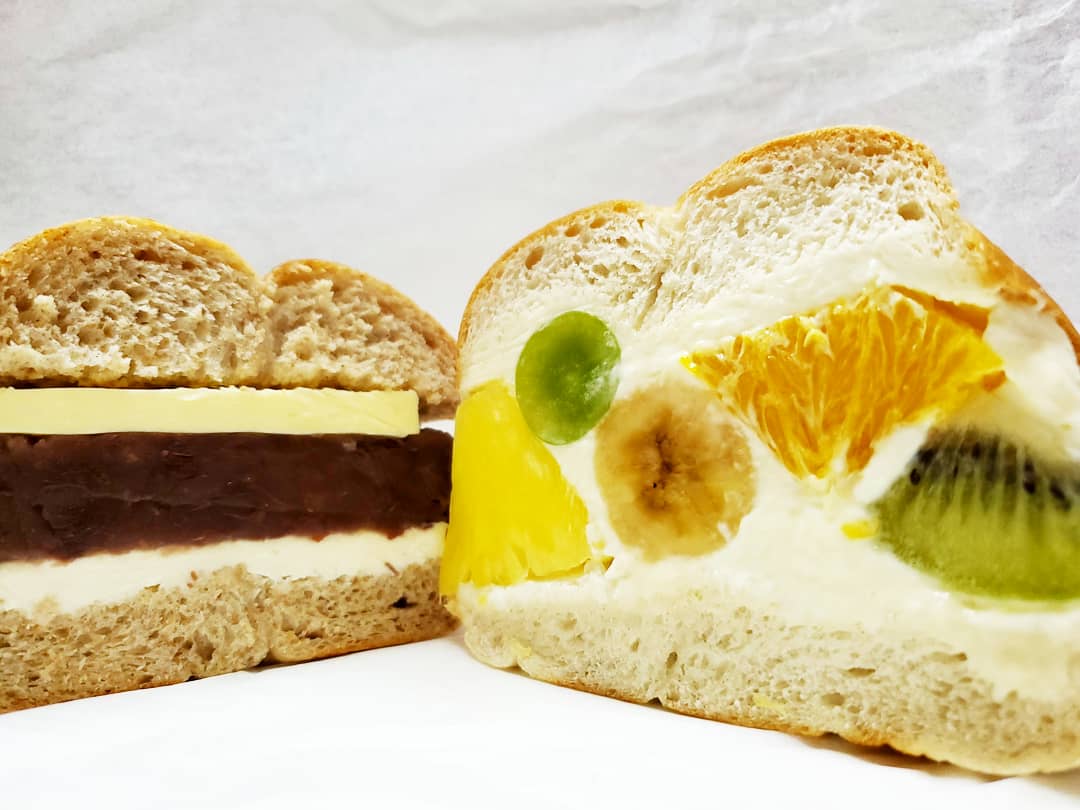 go_peeping_go's tweet image. 今日のランチは｢DIGINN｣の完全手作りベーグルとバゲットサンド。写真はベーグルの｢フルーツ｣と｢あんバター｣。 #福岡グルメ #ベーグル #diginn #ディグイン