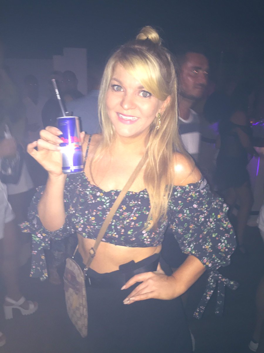 VickyJaycock's tweet photo. And on the 5th day, she was done . @pacha 🍒 you sent me out in style . @TheBasementJaxx were 🔥#broken #wingsneeded #redalertredalert with @natalie_byrnex #ibiza https://t.co/jA26Tao8L2