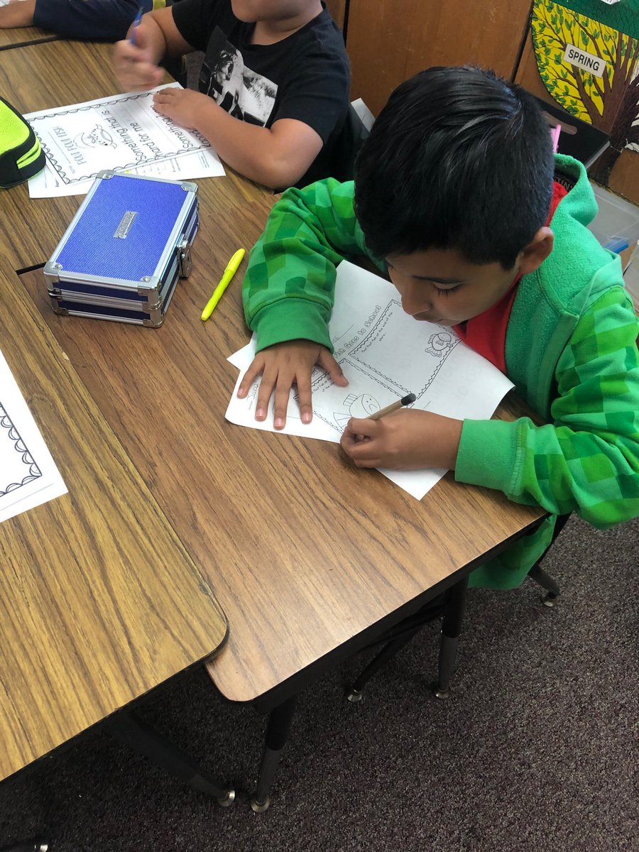 LLong0721's tweet photo. Some of our sweet 2nd graders learning about how our thoughts impact our actions. Attitude is everything! #Lawrencetomorrows https://t.co/GjdzeGeR0t