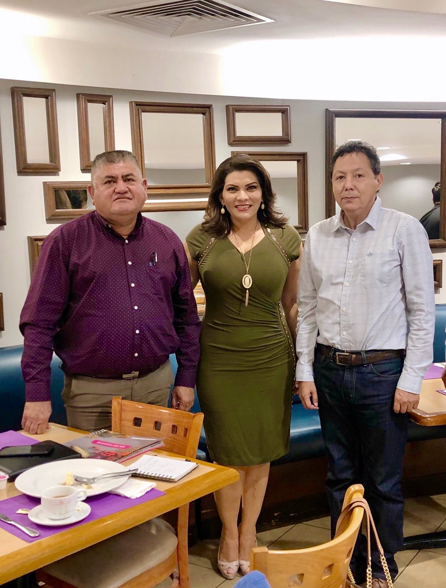 LoreniaValles_'s tweet photo. Hoy tuve la oportunidad de platicar con el Antropólogo José Luis Perea, Director del Centro INAH Sonora y el Dip. Martin Matrecitos ( @MartinMatrecito ) para impulsar importantes proyectos culturales. https://t.co/RIQ2AWGfqe