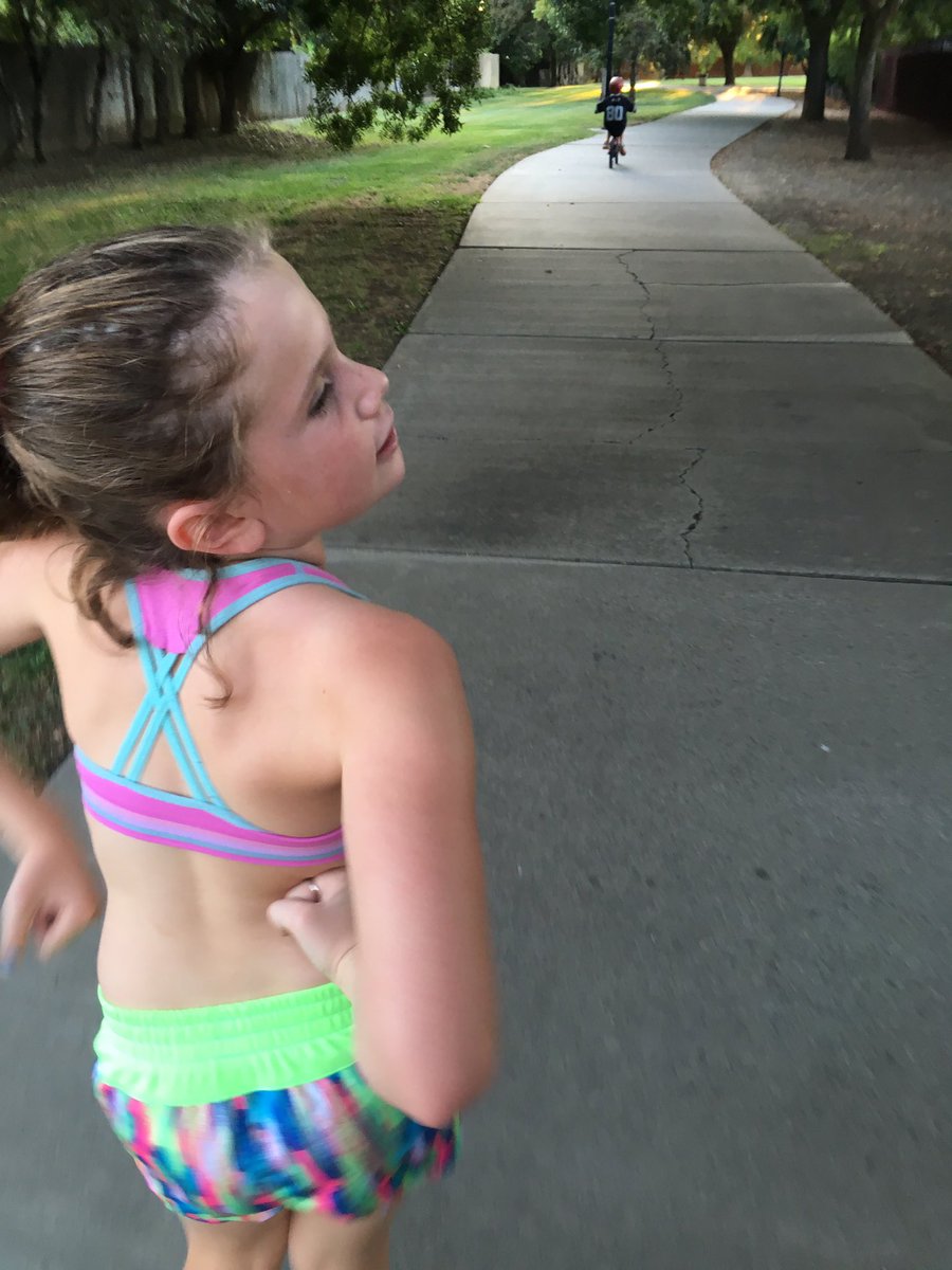 DinwiddieUNC's tweet image. 2 miles without stopping for this one. Think I’ll push her to 3 next week! #fsusdRunsThis