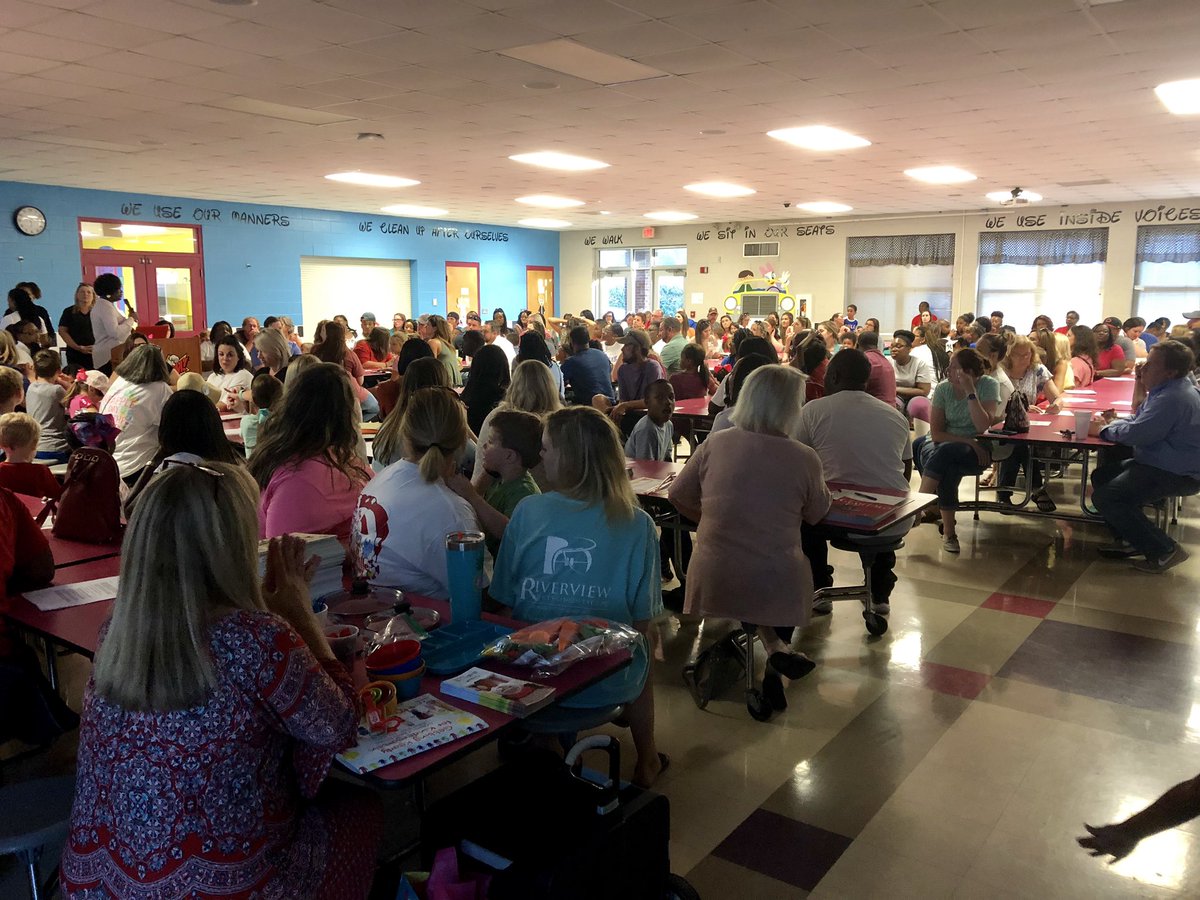 alnickrose's tweet photo. @TaylorvillePri1 Literacy Night was a HUGE success!  We had a great turn out, great information, and parent/teacher/student engagement. Also, think our Candyland theme was a hit! Thanks to our great community for their support. #TPSGrown #TCSSLearnGrowAchieve https://t.co/fiZLxZpzHm