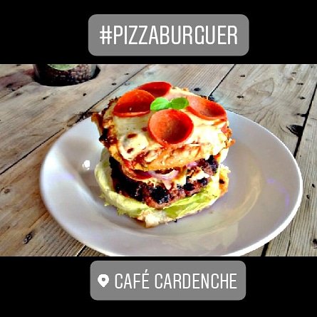 CCardenche's tweet photo. PIZZABURGUER PIDELA POR UBEREATS!
#pizzas #burguers #pizzalovers #pizzaburguer #peperonipizza #hamburguesacasera #hamburgers  #botanas #boneless #alitas #cheesebites #papasfritas #smoothies #caramelfrappuccino  #parallevar #adomicilio #almuerzosadomicilio #ubereats #CaféCardenche https://t.co/rCO45LQQG0