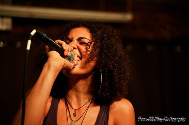 vrtxmag's tweet photo. - CEG at @bithousesaloon on Aug. 30, 2019
-
📸 @hoshjathaway
Link to more photos in bio 👆
#ceg #bithousesaloon #vrtxmag #vortex #music #pdx #pdxmusic #portland #portlandmusic #oregon #washington #northwest #concert #photography #rock #rockband #band… https://t.co/vov0t6eyF7 https://t.co/oTTX3lJqFC