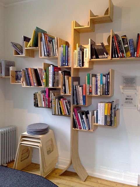 ¿Qué tal quedaría este árbol del conocimiento en tu casa? #PasiónPorLeer #SiLoLeesLoVives #Libros #Leer