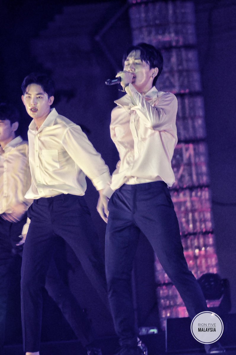 RionFiveMY's tweet photo. [20190907] SIPA FESTIVAL, Indonesia. #rionfive #리온파이브 #jungwon #youngjik #yousung #minsung https://t.co/ZsvsVWVvmO
