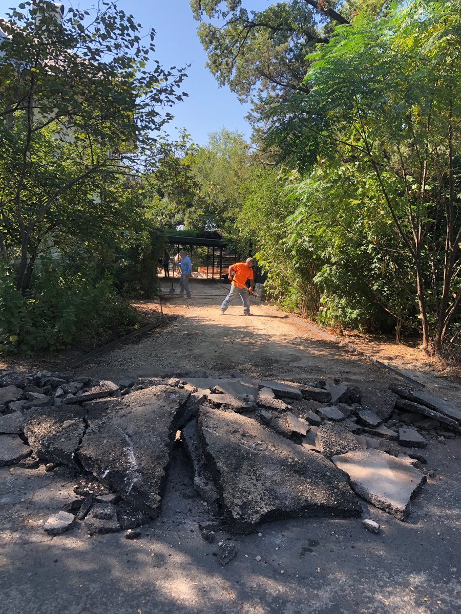 asphaltchipseal's tweet photo. Complete excavation of old asphalt and new install, all in one day, with 100 degree temperatures. Not to mention the heat index, it's hot in Austin, Texas. We are ready for a cool down. #HeatWave #AustinTexas #Asphalt #DrivewayContractor #Paving https://t.co/iUv3maYWGd