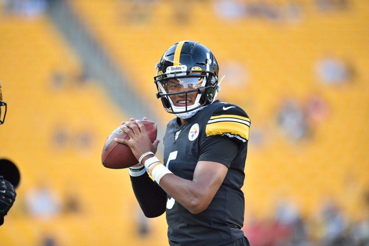 josh_dobbs1's tweet photo. All love for the Burgh! I appreciate the @steelers for the opportunity to start my @NFL career.💛 Thank you to everyone for the well wishes. So grateful for the support, encouragement &amp; friendships. Incredibly blessed &amp; excited for new beginnings with the @Jaguars!🚀 #DUUUVAL https://t.co/BGQpSZtglV