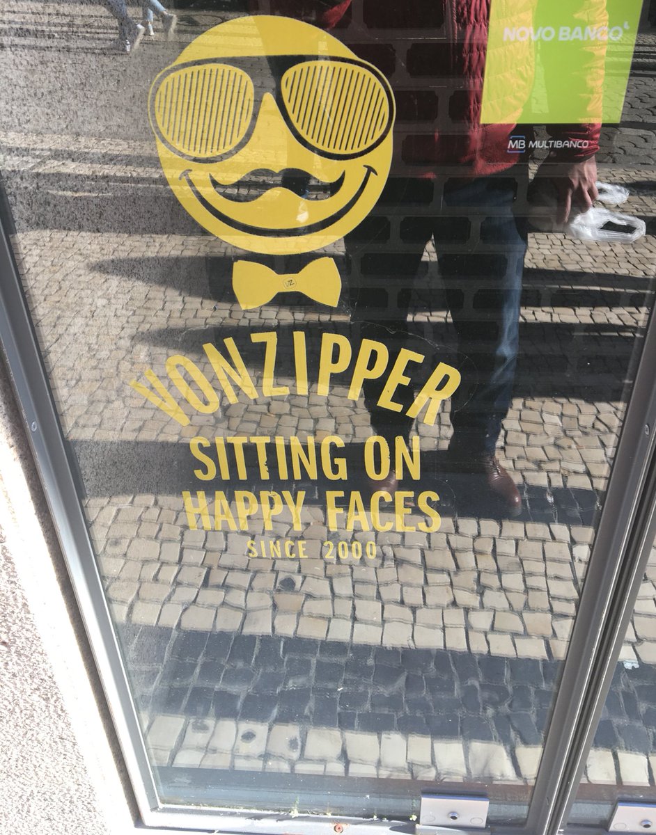 bpags5's tweet photo. I saw his in Porto Portugal and my immature self had to post #sittingonfaces π€£ https://t.co/zdP6Rarp9n