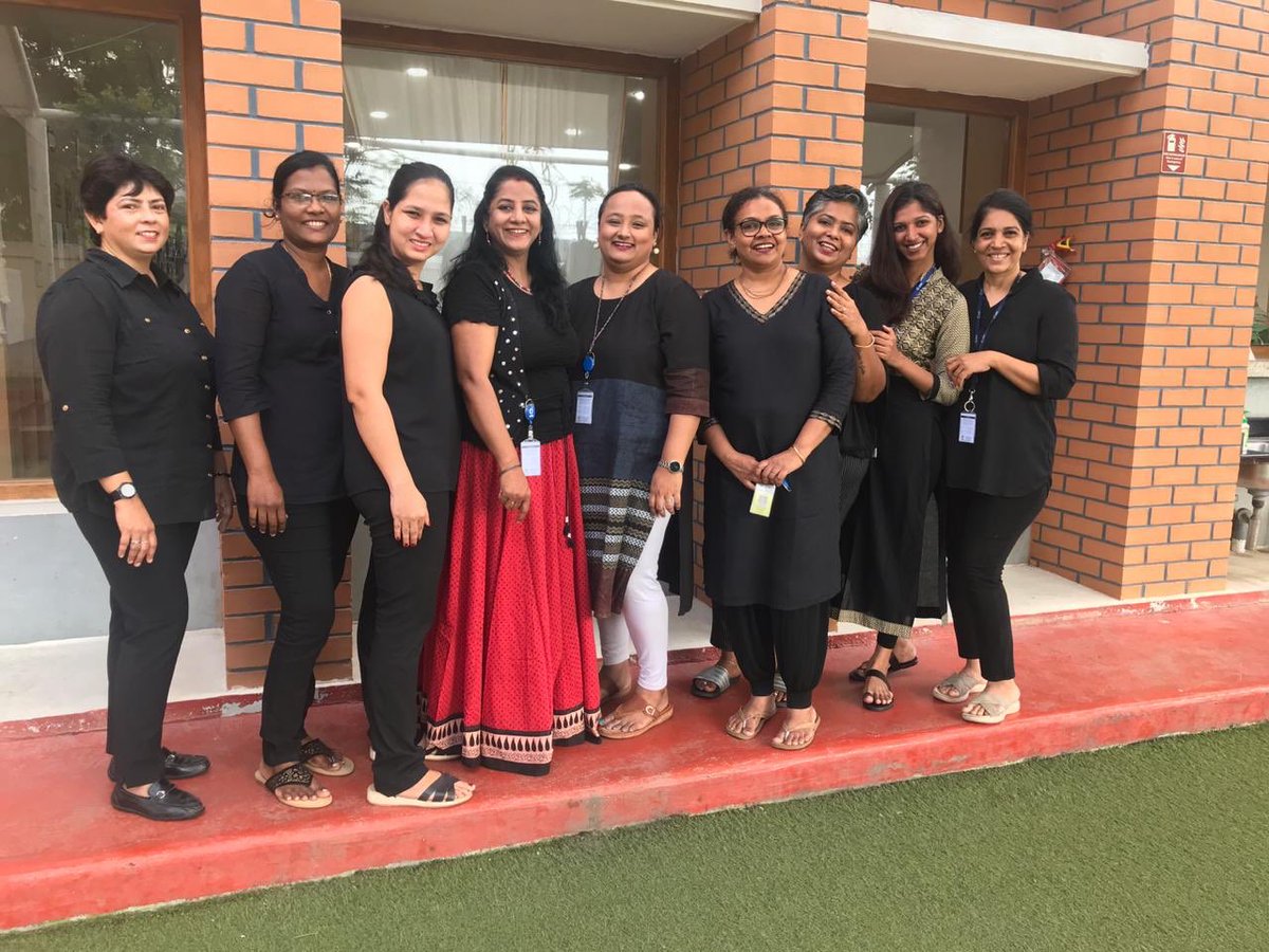 shiba9955's tweet photo. Women in black! #earlyyears #aisc #spiritweek #multiplesday #aiscelementary https://t.co/Y0hzOpxT9L