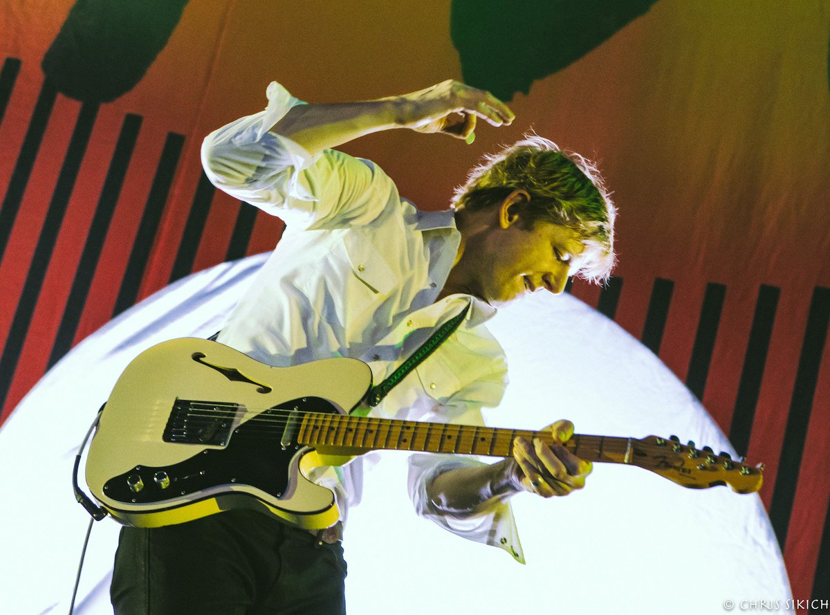 MAGNETMagazine's tweet photo. @beck & @CageTheElephant brought #TheNightRunningTour to NJ's @BBTPavilion. They also had w/ them @spoontheband & @Sunflower_Bean. This fab four delivered perfect late-summer, outdoor rock show. MAGNET photog #ChrisSikich (@countfeed) turned his camera on: https://t.co/ljENXnIyH3 https://t.co/zJLKWhHR5S