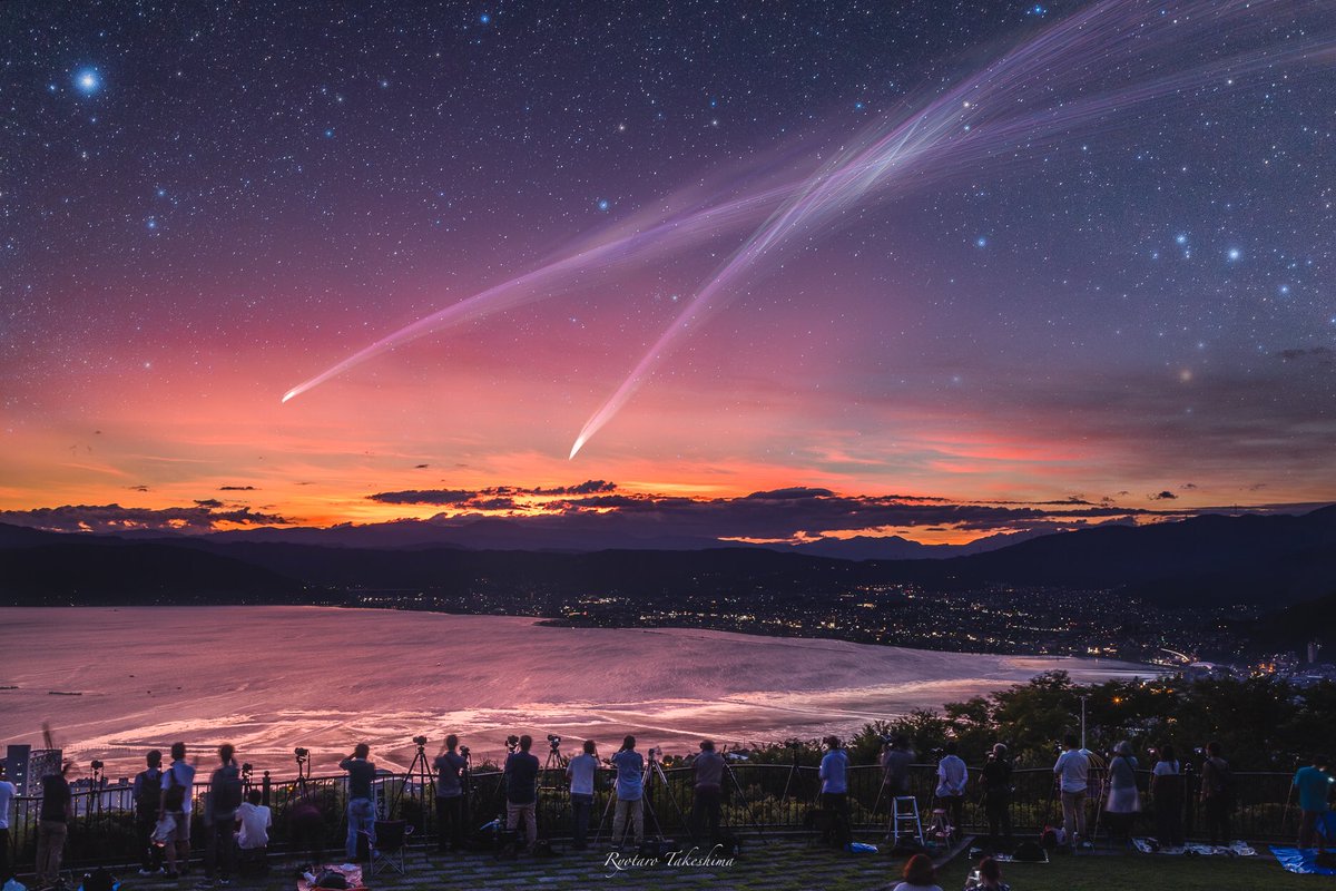 たけたろ 全国の絶景と車中泊旅 諏訪湖新作花火大会 手持ちアート花火をティアマト彗星に見立て 諏訪湖ということで君の 名は風に 君の名は Yourname Photoshop 東京カメラ部 ティアマト彗星 夏の終わりに芸術作品拡散祭