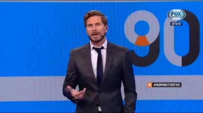 Hola hola qué tal, cómo andan aca comienza un nuevo programa de 90min de futbol. Como dice que le va Chavo? Usted Cascini? Hola oscar!. Chiquito corriste el finde?

Todos se preguntaran..  Cuando arranca el Franklin? El formato? Ya te digo.. Si es Mexicano damelo, damelo siempre.