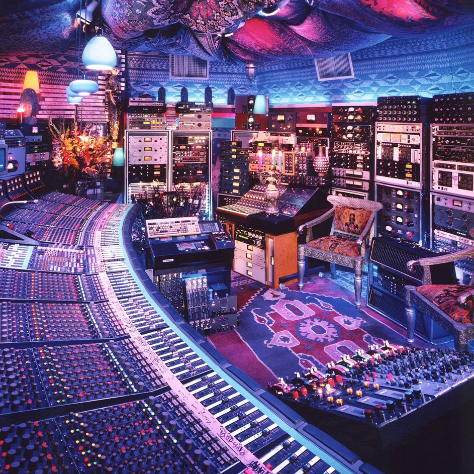 Avid's tweet photo. 😍😍😍
⠀
📷 https://t.co/CLs7N5T7LD
▶️ https://t.co/4vSB1ePnkL
⠀
#jackjosephpuig #producer #studiolife #recordingstudio #musicmaking #daw #protools #avid https://t.co/fpbHdLiksY